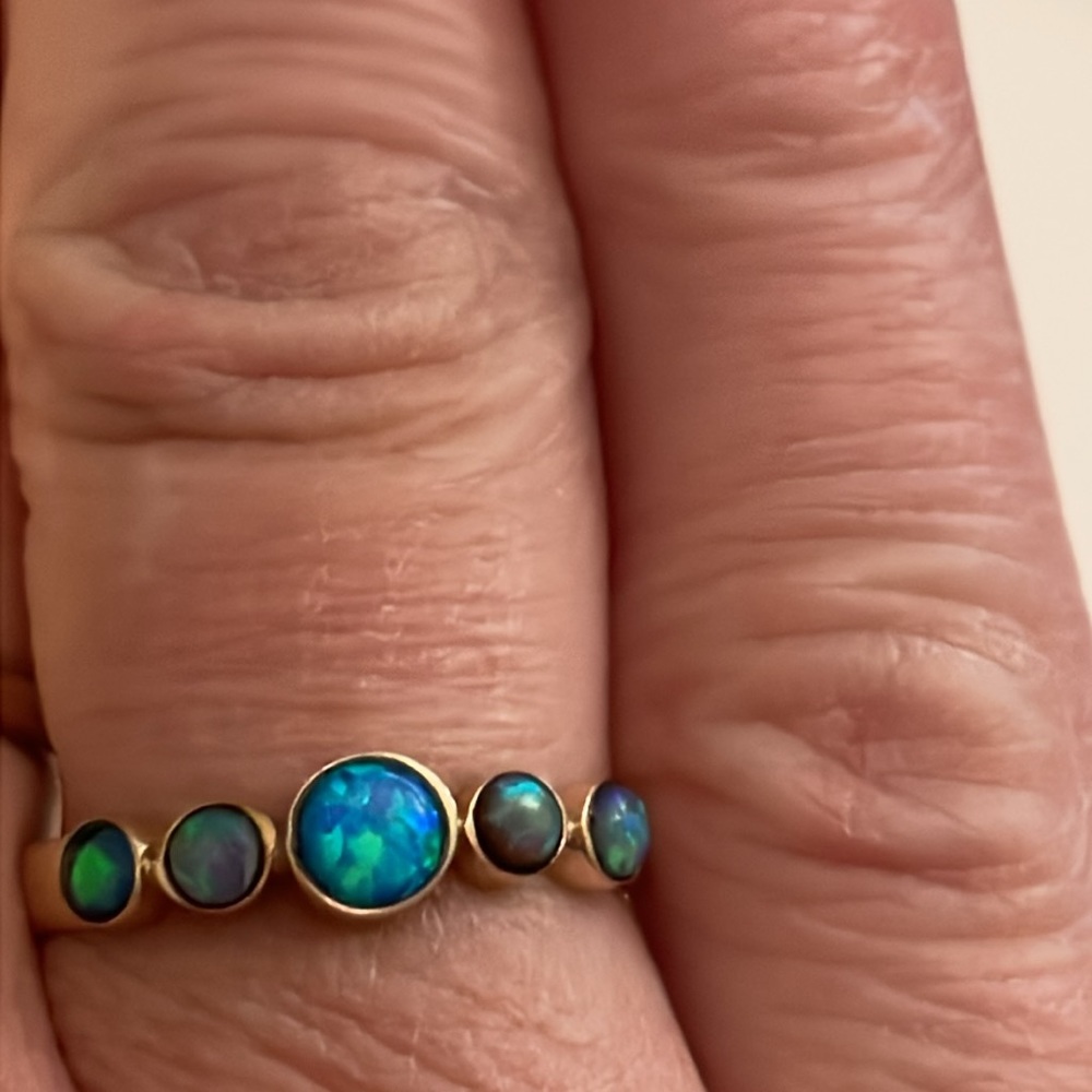 5 stone bezel set ring - Picture 6 of 9